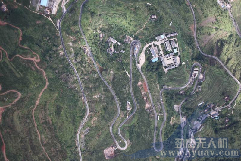 昆明劲鹰(yīng)无人机航拍遥感丽江村庄